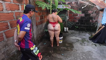 Porn videos: mi vecino me ayuda a lavar y despues me folla muy fuerte 